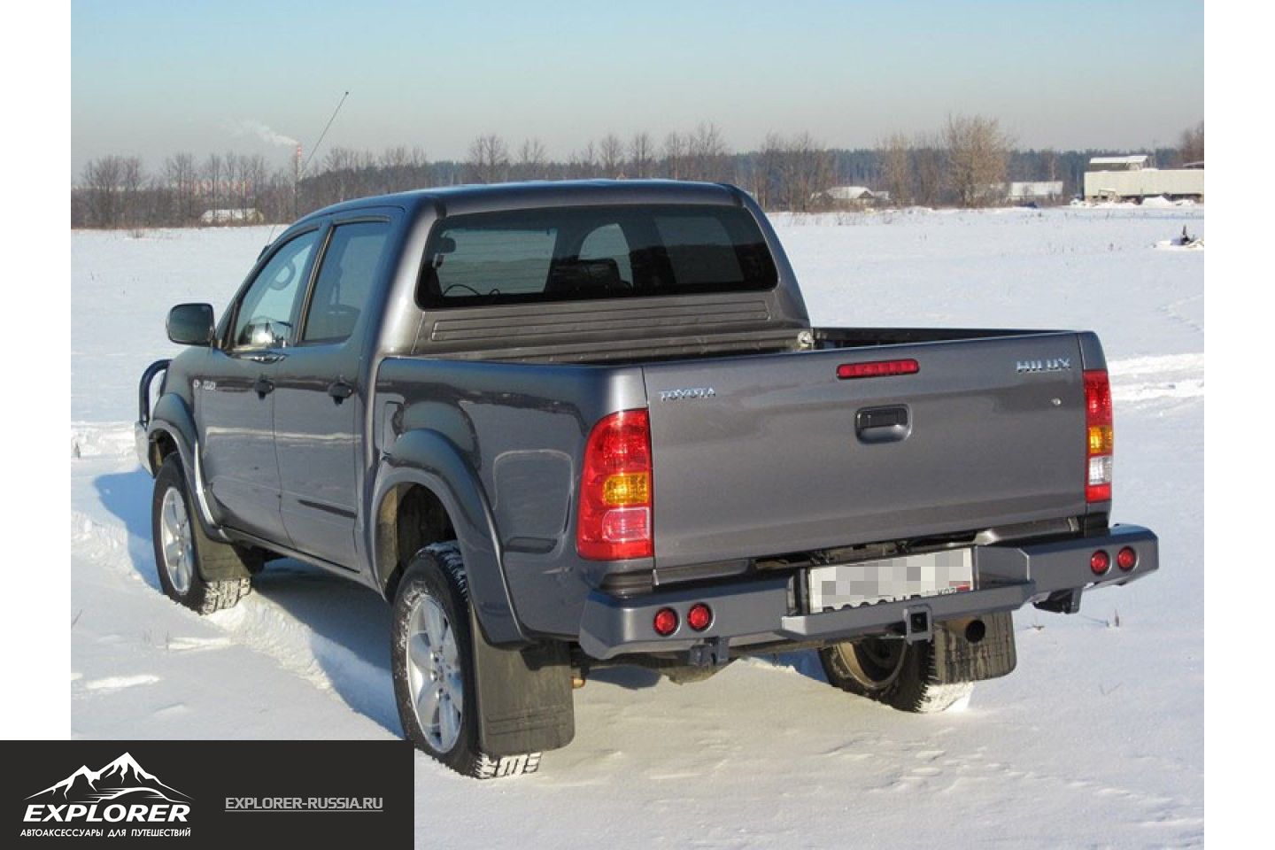 Задний бампер силовой Toyota Hilux (с фаркопом и фонарями)